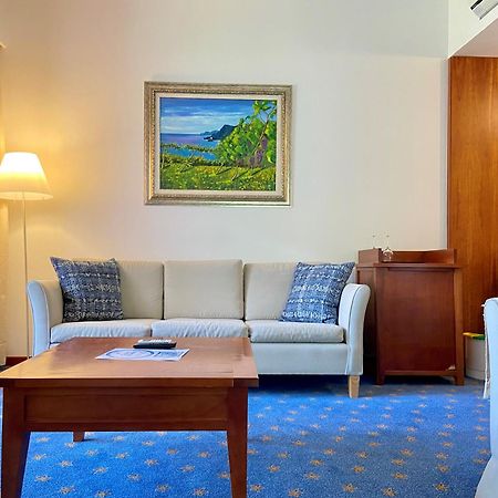 BIO Hotel - Hotel Quinta da Serra Câmara de Lobos Esterno foto