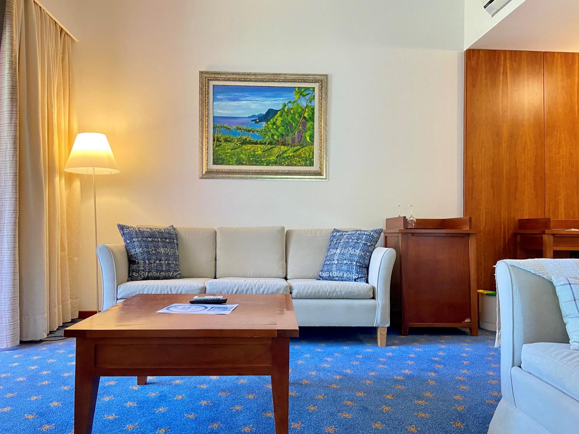 BIO Hotel - Hotel Quinta da Serra Câmara de Lobos Esterno foto
